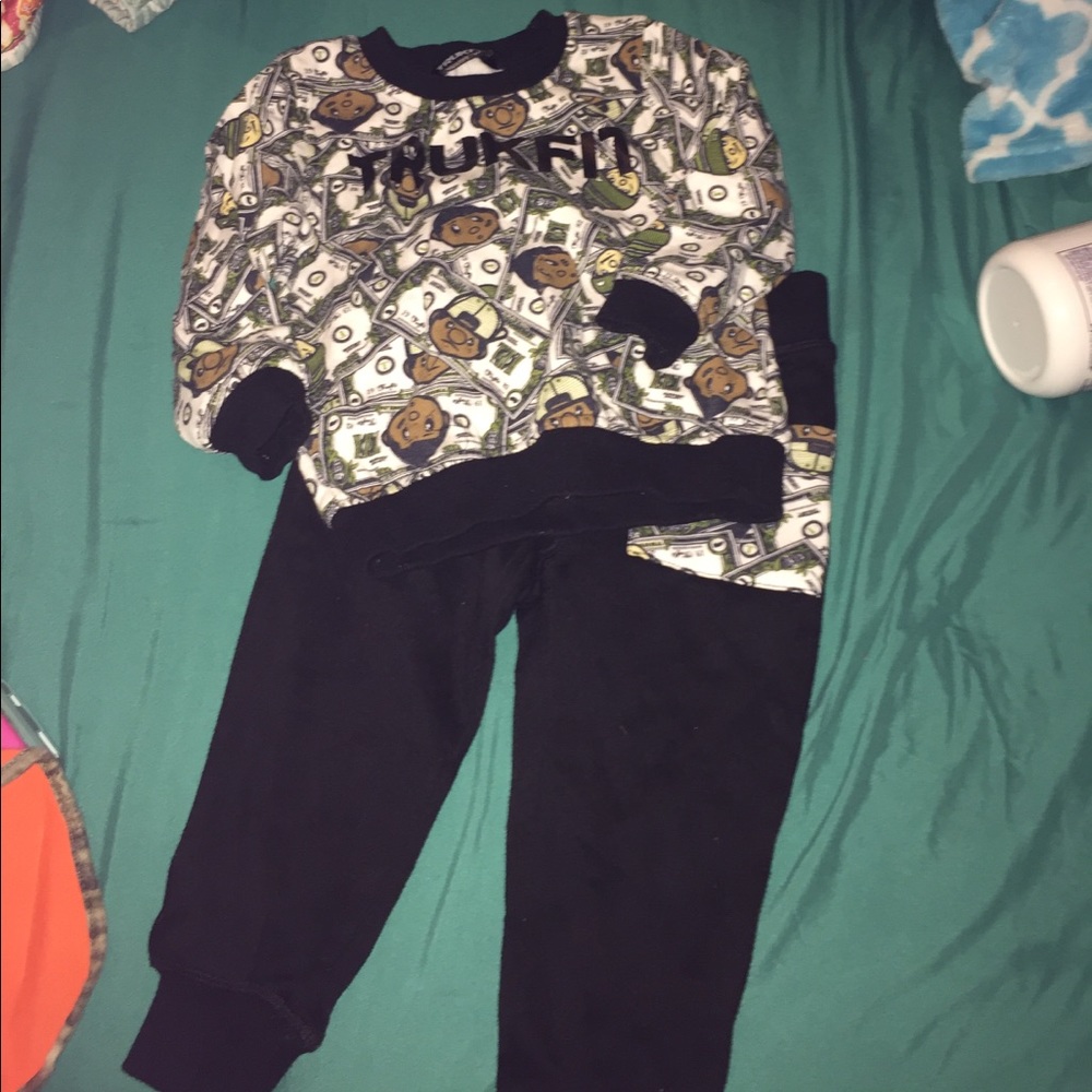 Trukfit Outfit