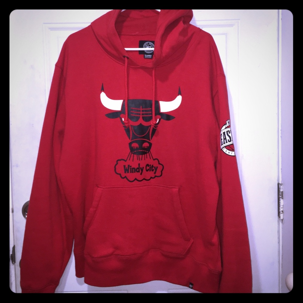 BNWOT!!  Men's Chicago Bulls hoodie.