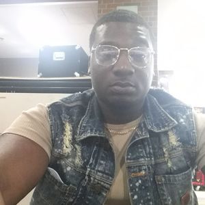 Meet your Posher, Devin