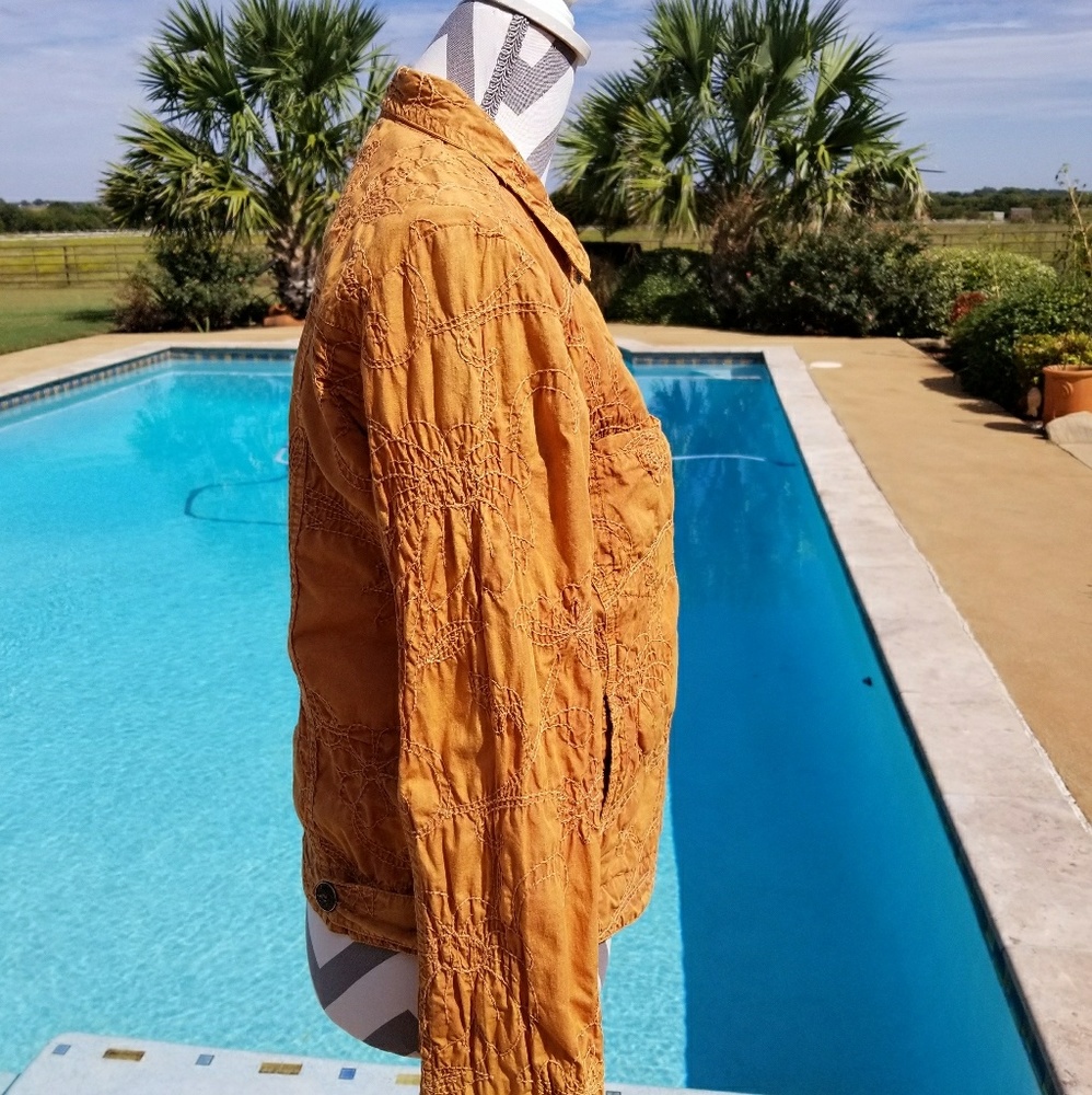 Jacket - Picture 3 of 8