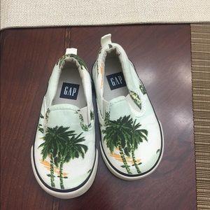 Gap shoes
