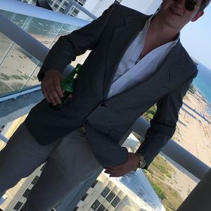 Meet your Posher, Henry