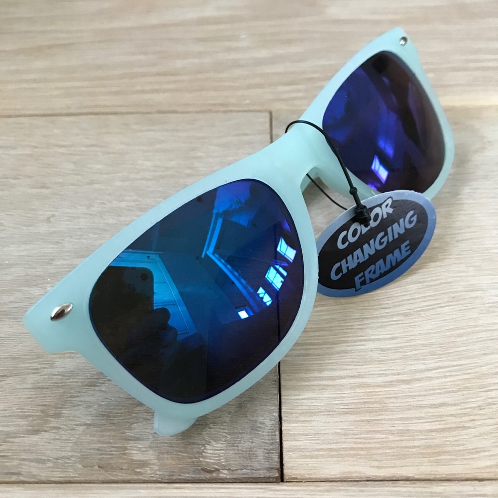 U.O. Color Changing Shades