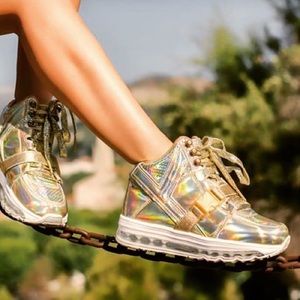 YRU Qozmo Aiire Gold