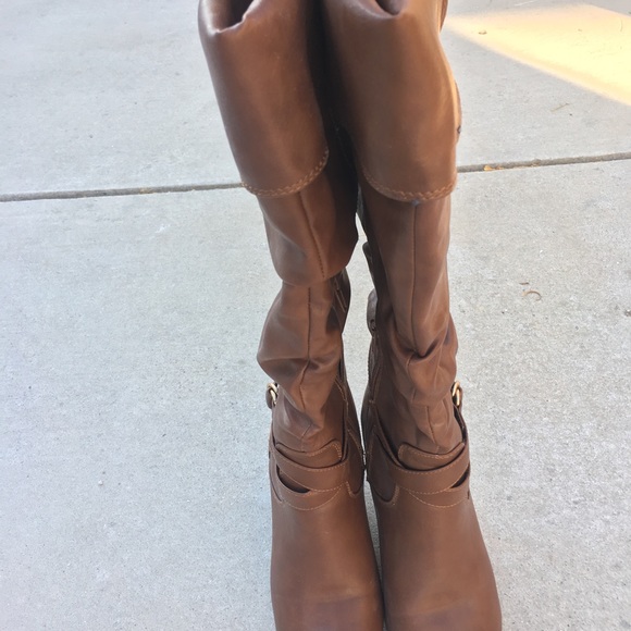 Brown scrunchy knee high boots - Picture 3 of 7