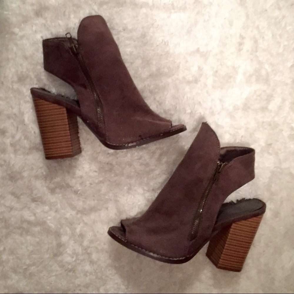Open Toed Zipper Detail Booties