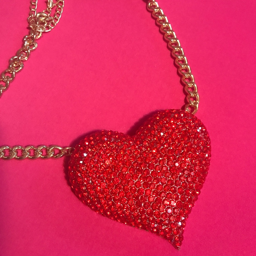 Gold Chain heart pendant necklace :)