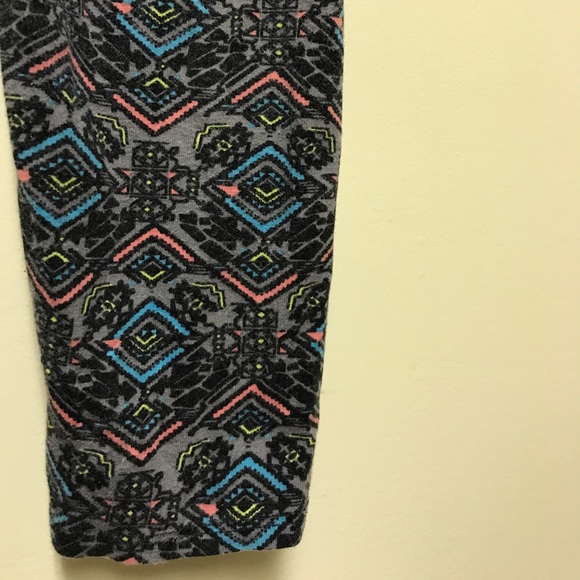 Aztec colored patterned leggings - Picture 2 of 5