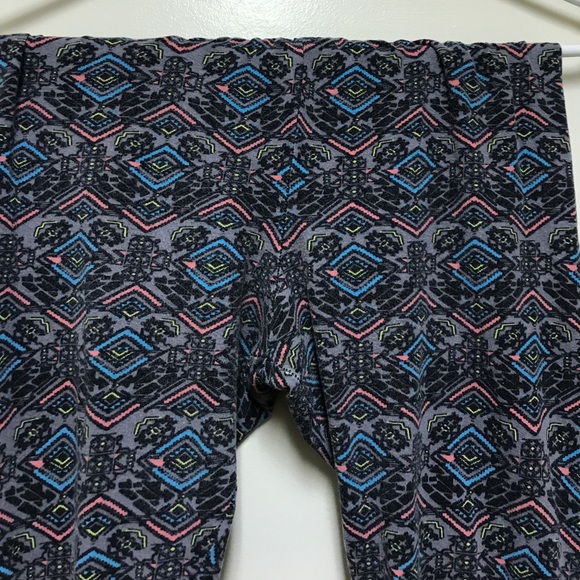 Aztec colored patterned leggings - Picture 3 of 5