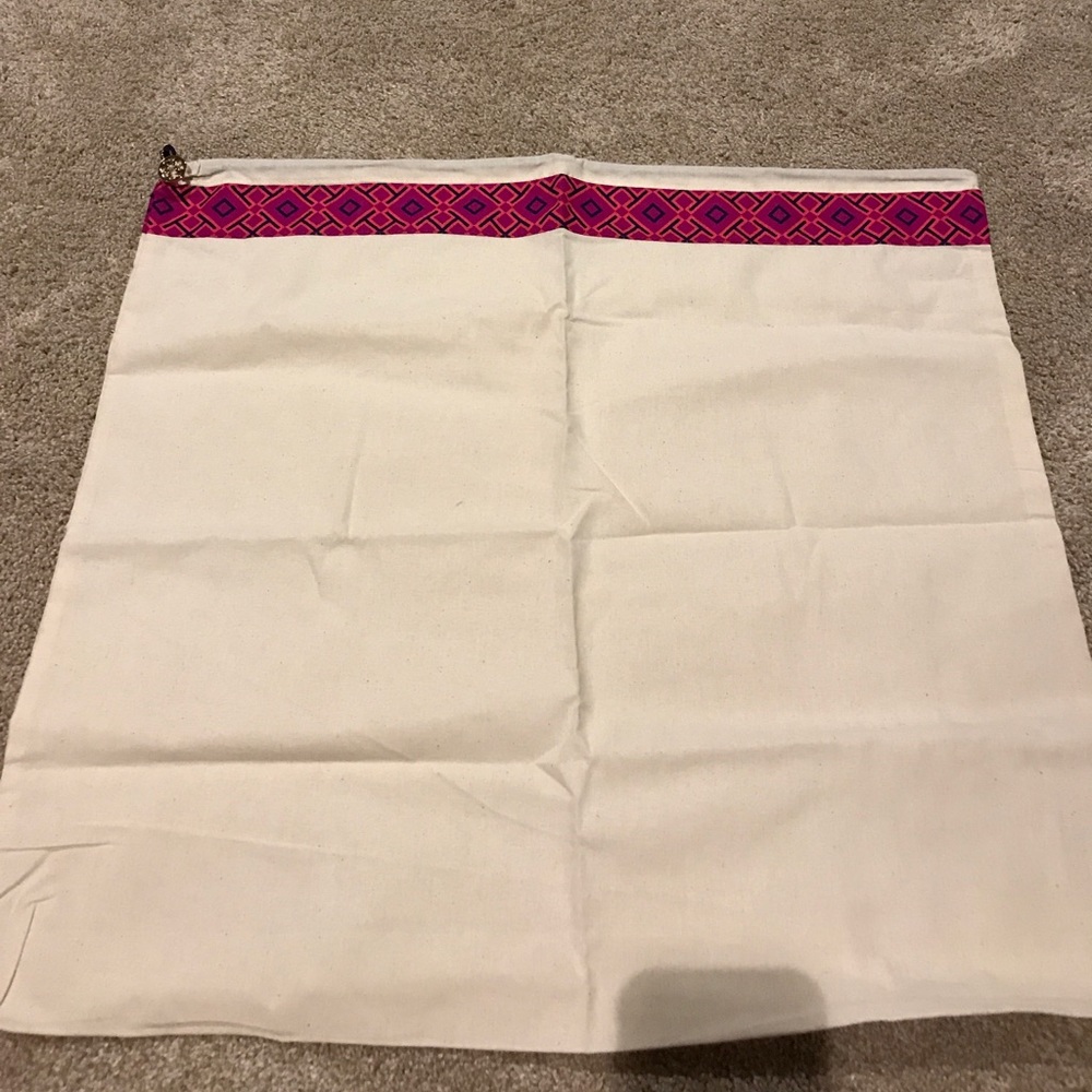 Tory Burch dust cover