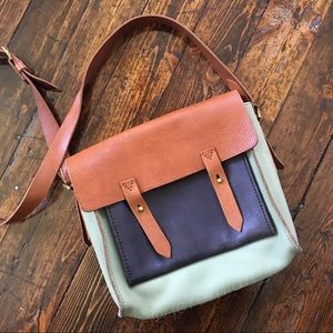 Madewell The Essex Messenger