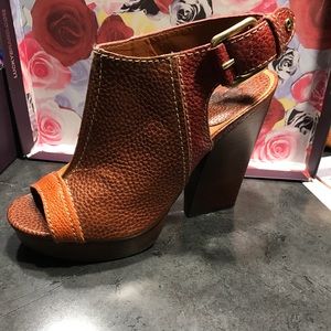 Lucky Brand peep toe
