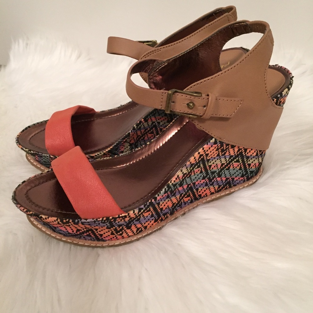 Kenneth Cole wedges size 7.5