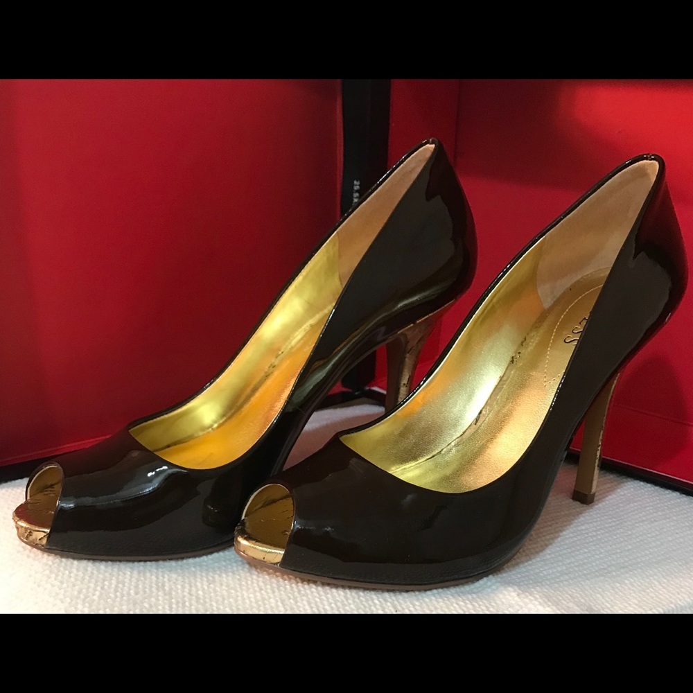 NEW Guess Brown/gold  patent hills