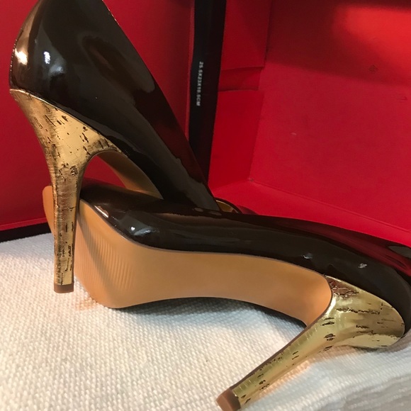 NEW Guess Brown/gold  patent hills - Picture 2 of 5