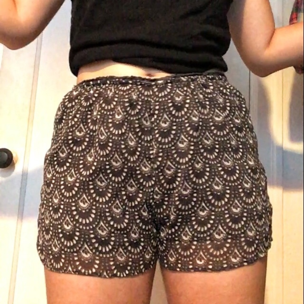 Frenchi patterned shorts
