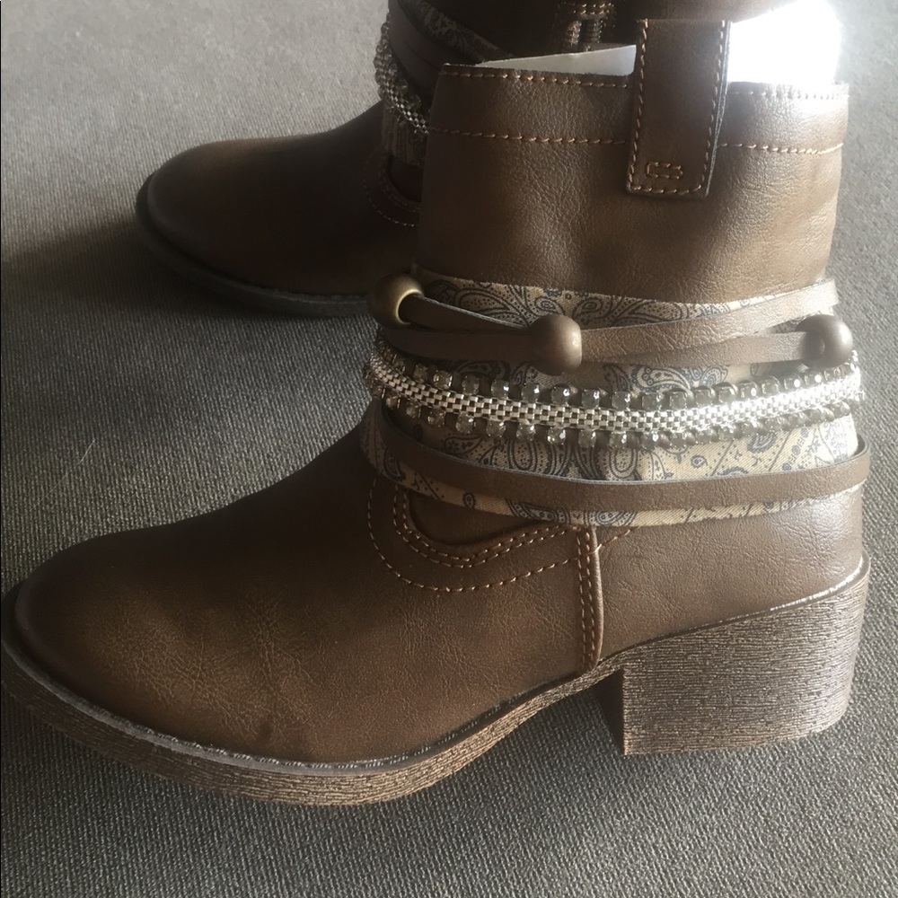Kids! Steve Madden cowboy booties