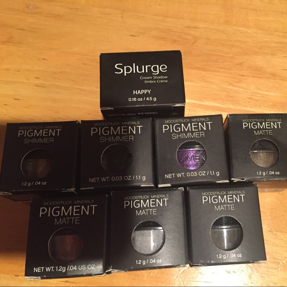 Younique eye shadow