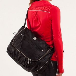 Lululemon  Moro messenger gym bag