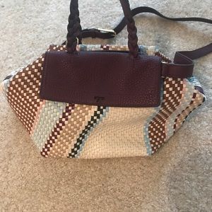 Tory burch purse, dust bag includes and no trade