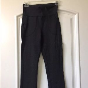 Lulu Lemon Skinny groove pant (Size 4)