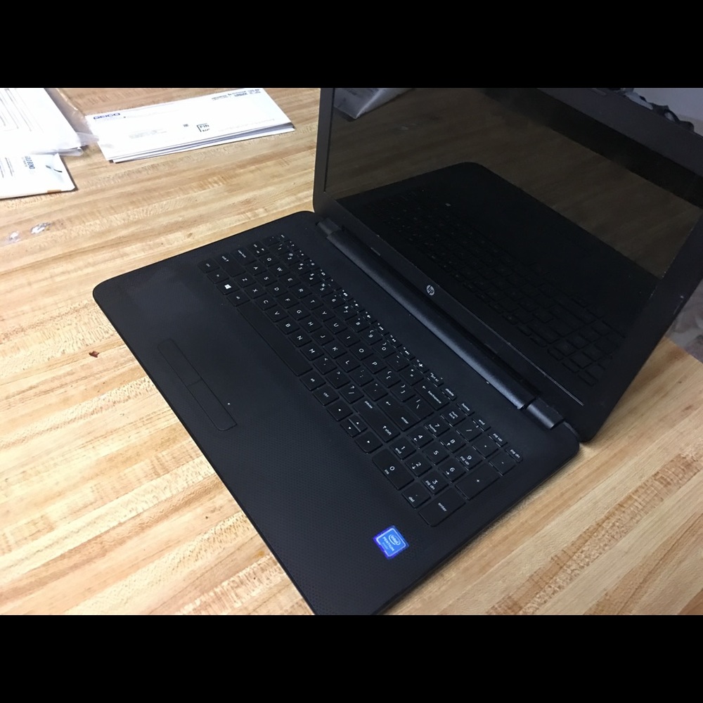 HP LABTOP - Picture 1 of 4