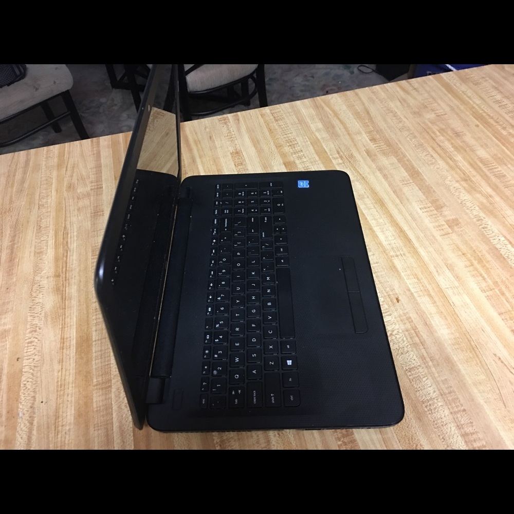 HP LABTOP - Picture 2 of 4