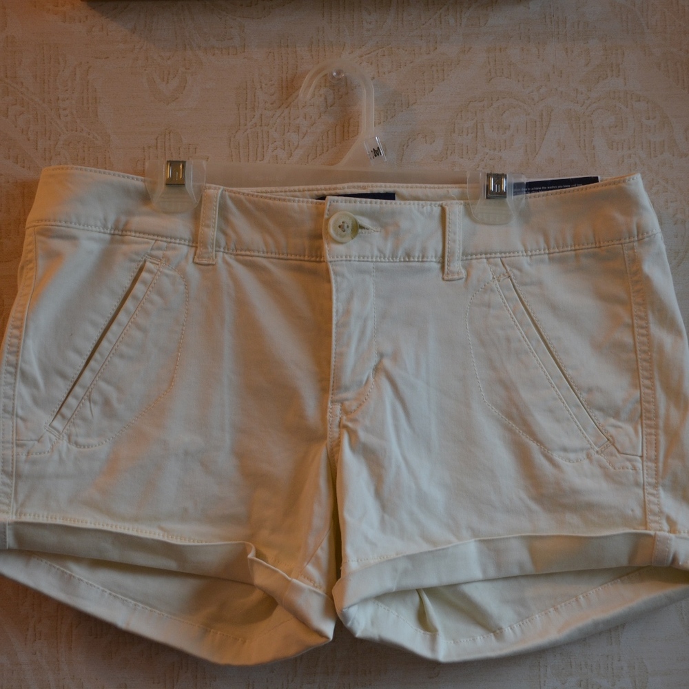 American Eagle Midi shorts