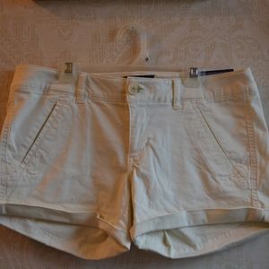 American Eagle Midi shorts