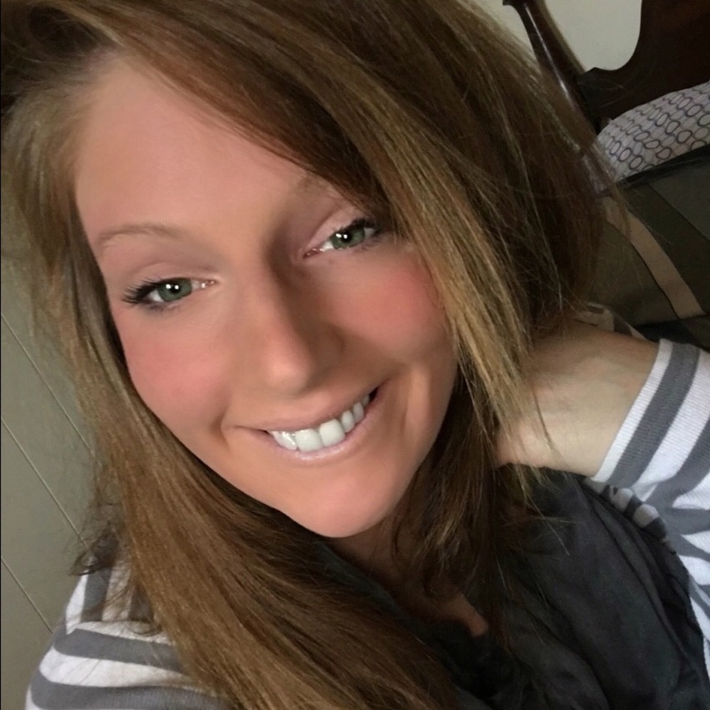 Meet your Posher, Nicole