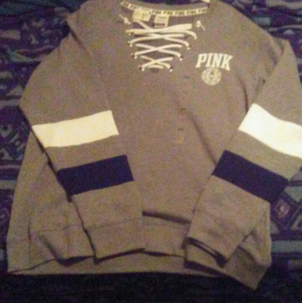 SOLD!!!!!! Brand new pull over lace up