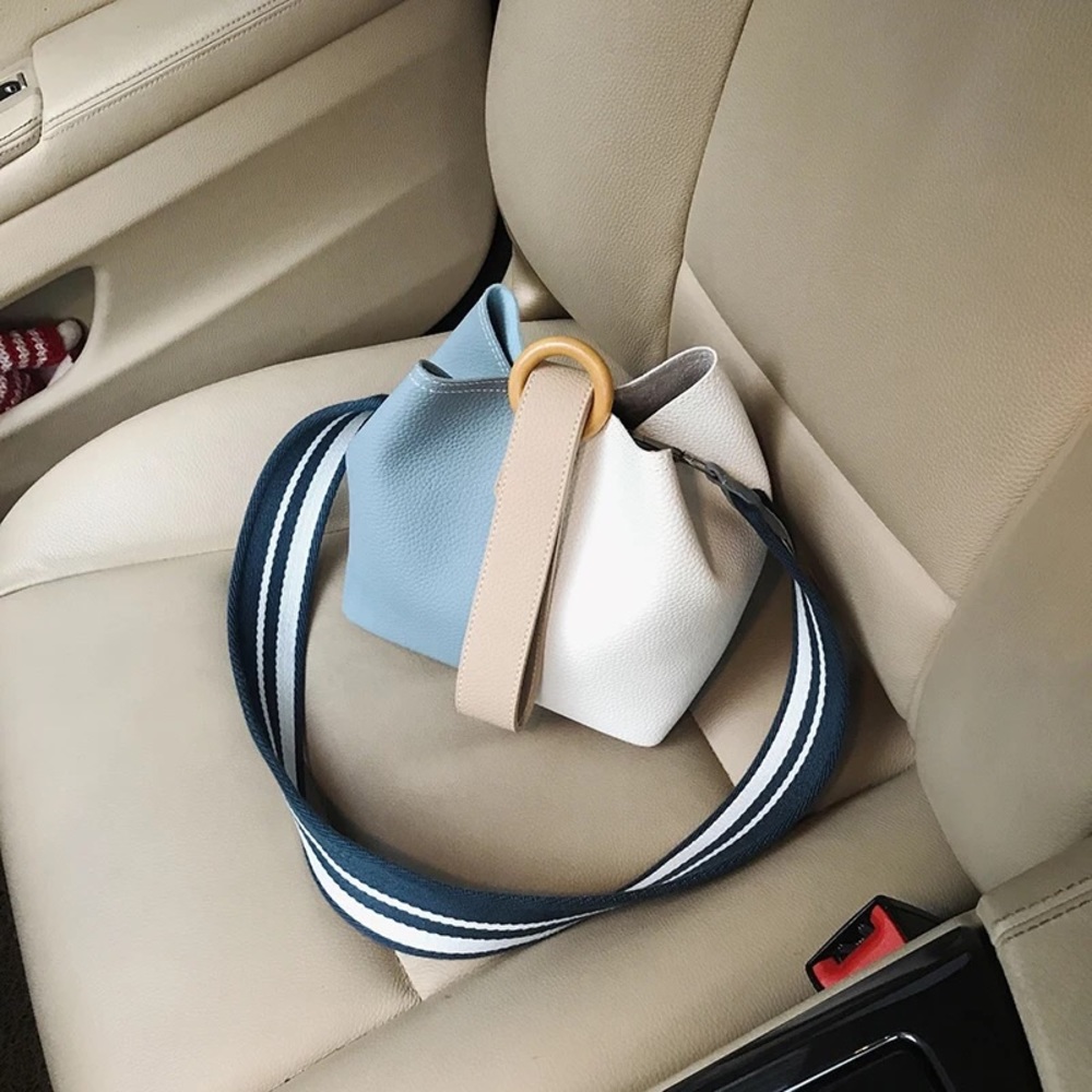 BRAND NEW leather bicolor bucket bag