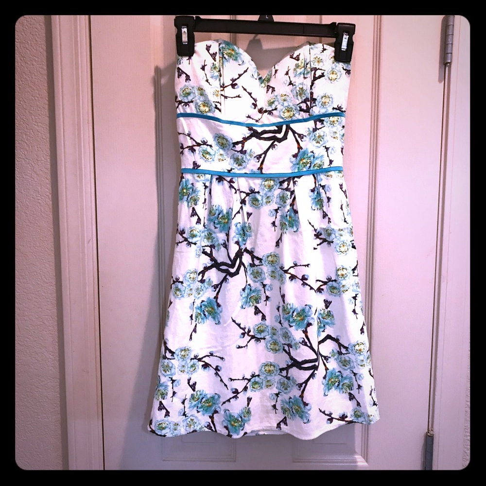 Strapless white, blue and black floral mini dress!