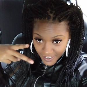 Meet your Posher, Liza