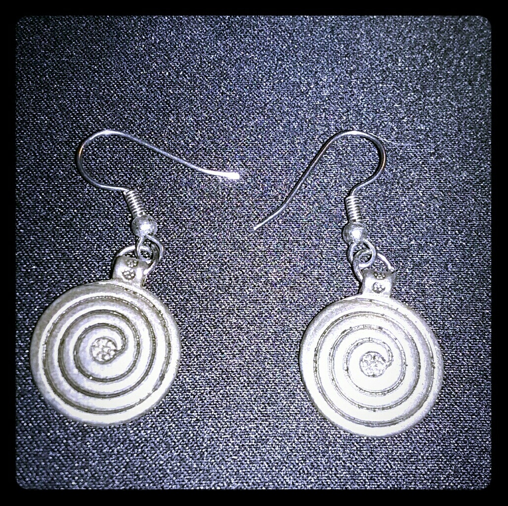 Silver circle dangle earrings