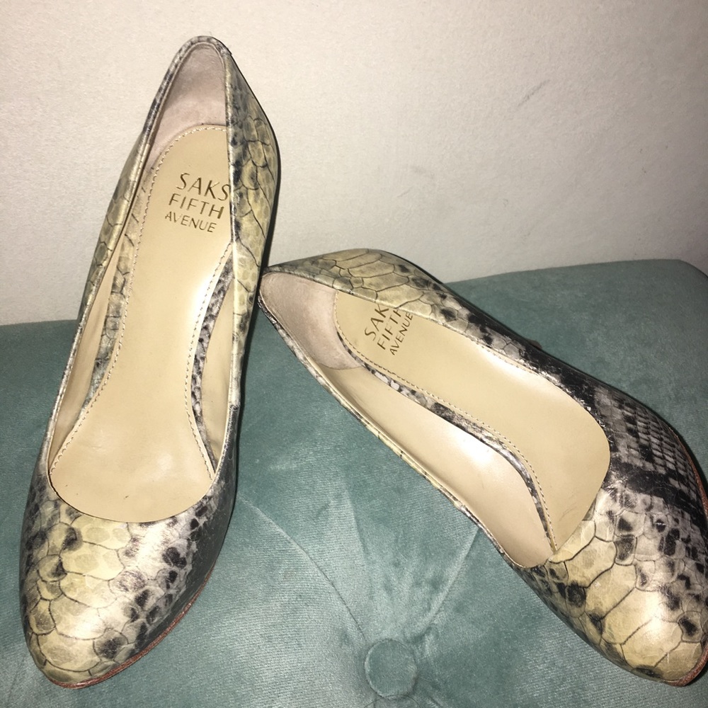 Saks Fifth Avenue Python Print Pump