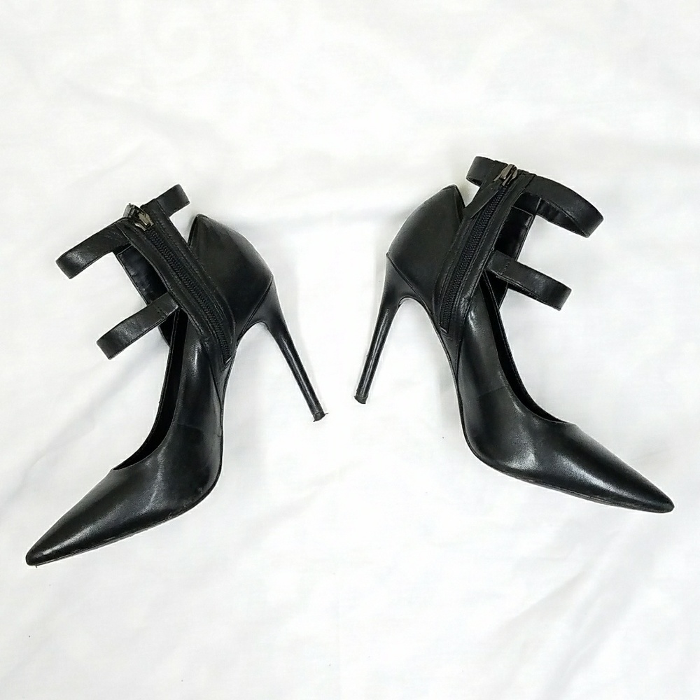 Kenneth Cole Black Heels