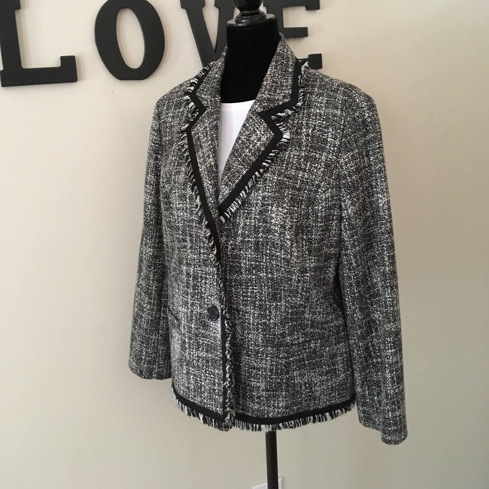 Gray Tweed  SZ 16 Lined Blazer