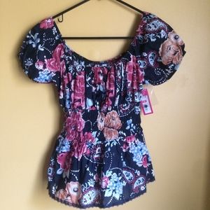 NWT Pretty Floral Top