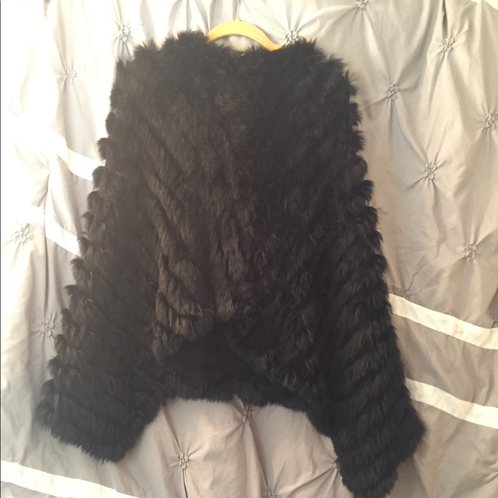 100% Fur poncho 🔴