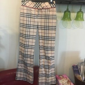 Burberry Junior size 10 🎁 authentic:)