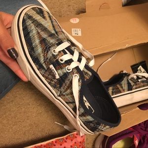 Aztec Vans ❤️
