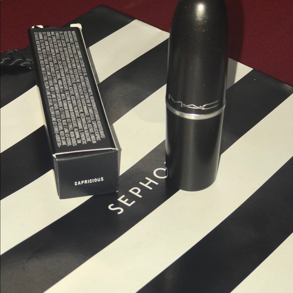 Mac Lustre Capricious