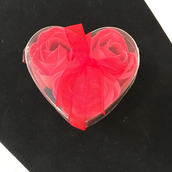Red Flower-shaped soaps (AB3) - Picture 5 of 7