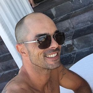 Meet your Posher, Carlos