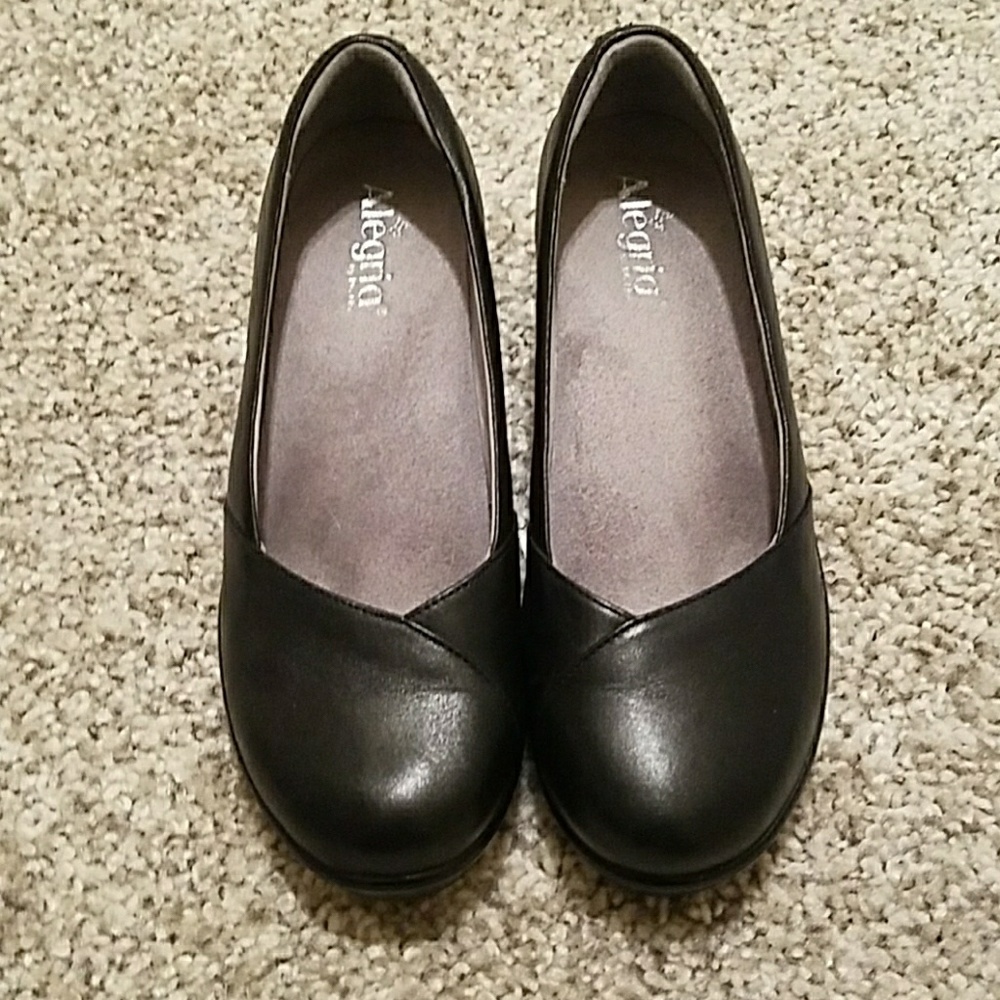 Alegria size 10.5 black leather slip on shoes