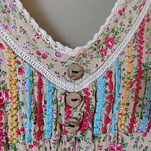 Beautiful, floral print tank top with empire waist - Picture 2 of 3