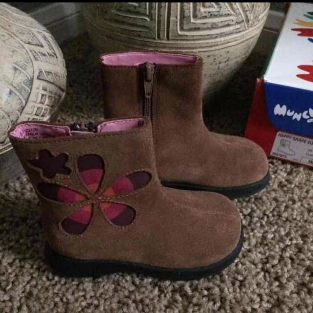 Stride Rite size 5m Brown Boot