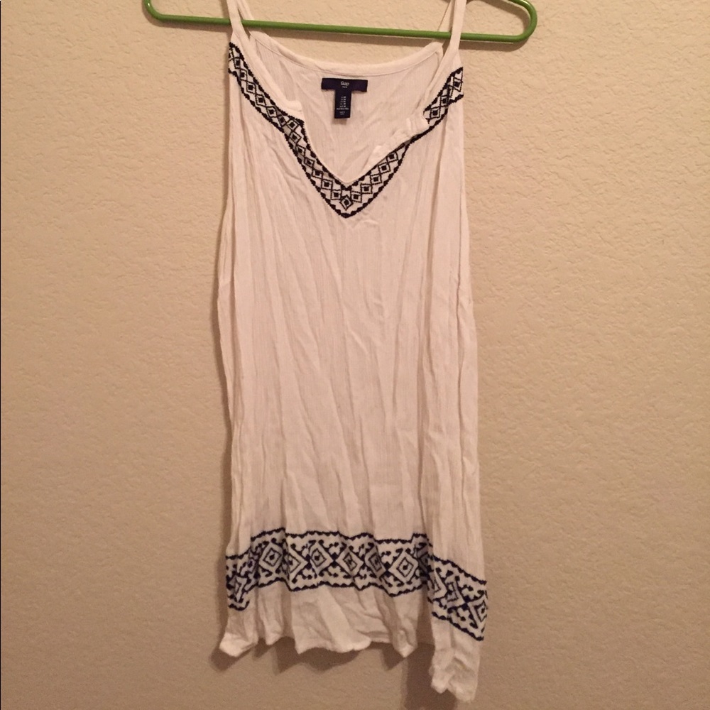 Long white tunic