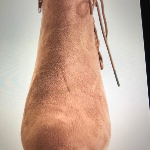 Women's booties. - Picture 5 of 7